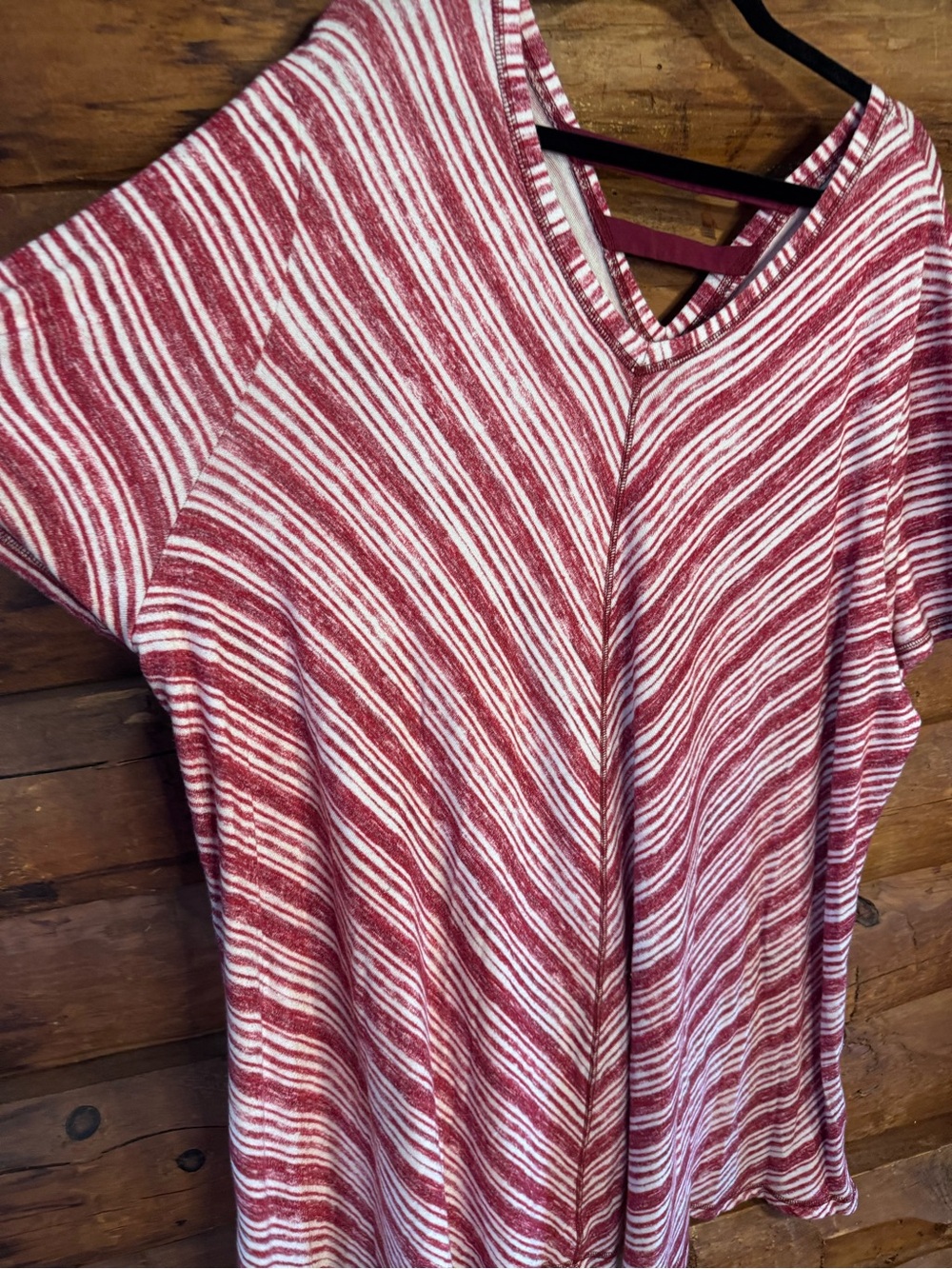 Catherines size 5x Red and White Striped V-Neck Tunic - Picture 4 of 7